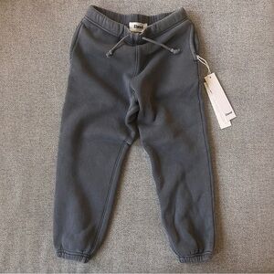 ELWOOD kids core sweatpants in Vintage Grey BNWT, size 6/7